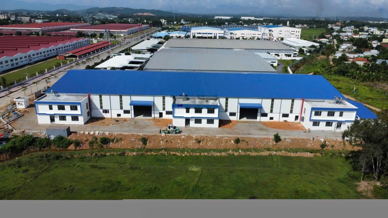 Cho thuê nhà xưởng diện tích 5.530m2 mới xây tại khu công nghiệp Tịnh Phong - Quảng Ngãi