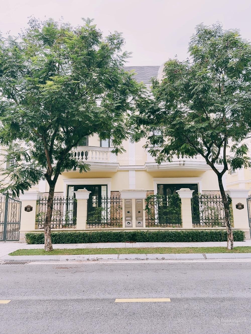 Biệt thự SL 132m2 CÓ HẦM sẵn bàn giao, gần tiện ích lõi KĐT, gần đường lớn, vay lãi 0% ân hạn gốc