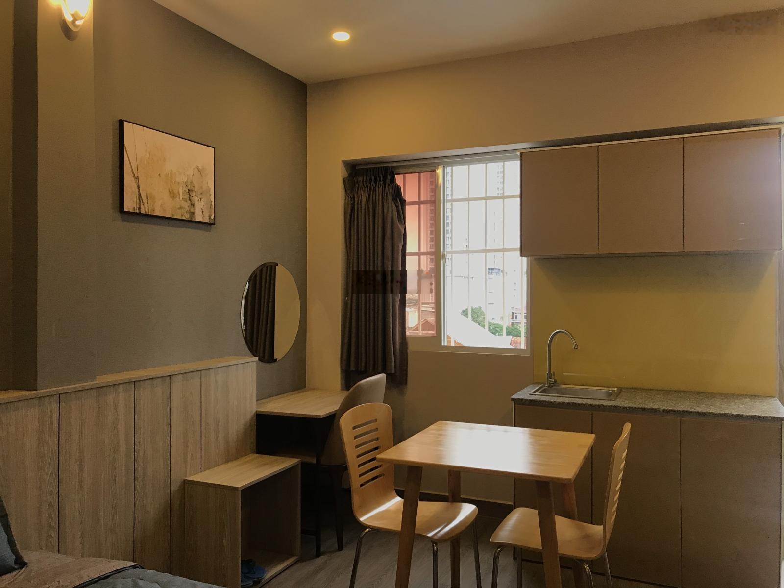 Cho thuê phòng 1 phòng ngủ đầy đủ nội thất gần Bùi Viện, Pull Man, có ban công, mặt tiền, full NT