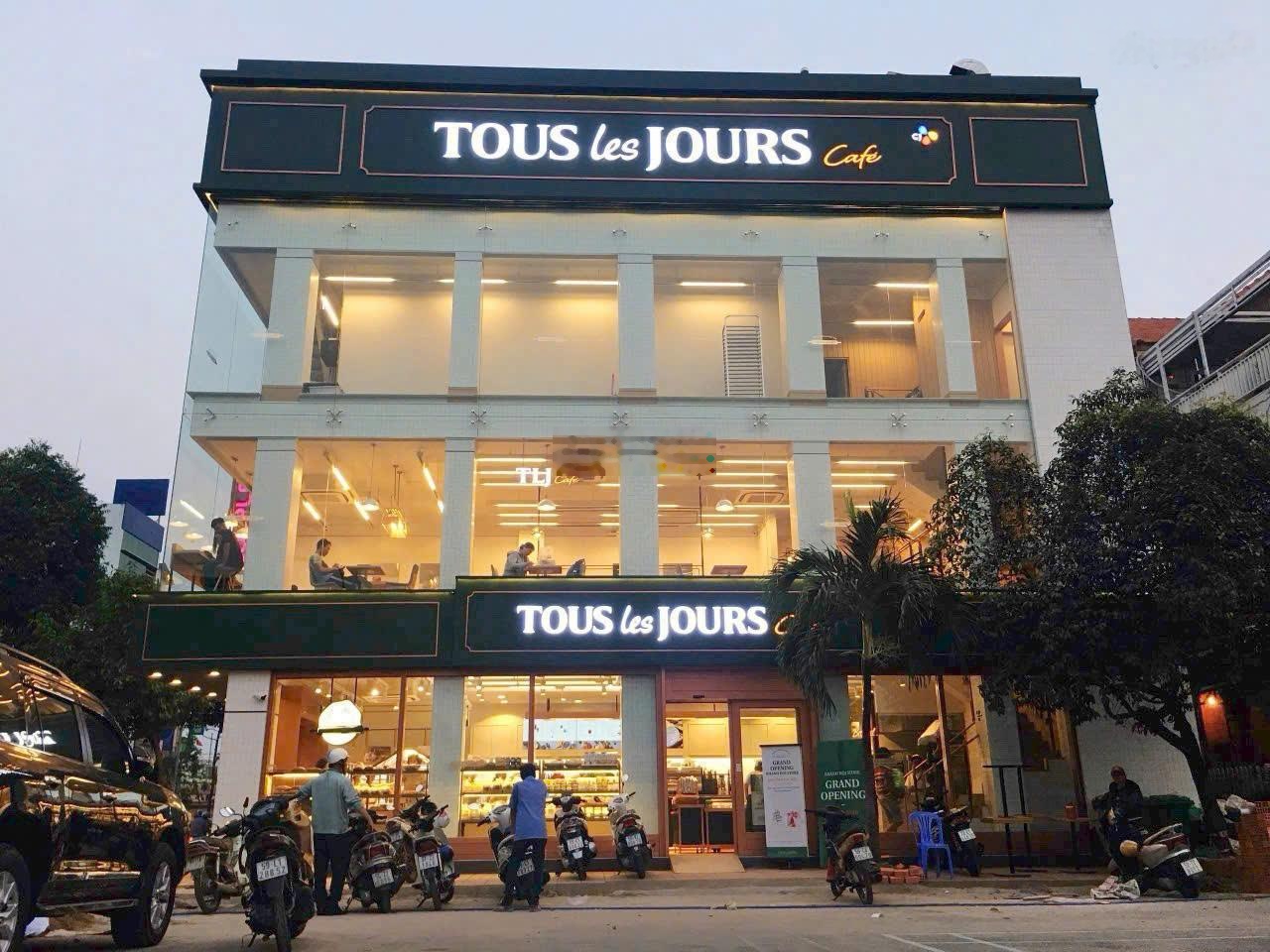 Bán Nhà Măt Tiền Siêu Vj Trí Trần Huy Liêu - Phú Nhuận -( 8x16)- 3 Tầng- HDT 85TR- Bán 32 Tỷ