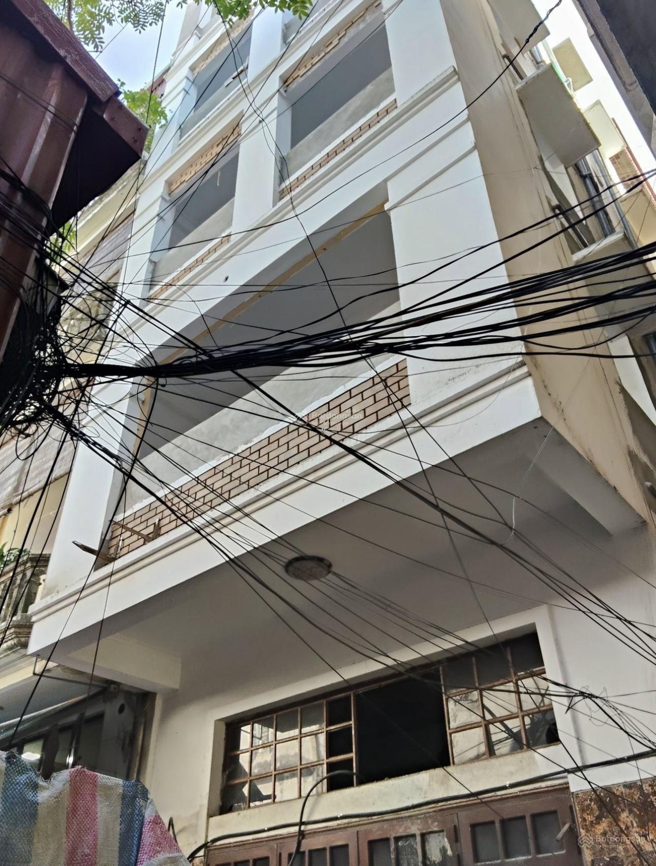 Siêu phẩm lô góc ngõ đẹp nhất lê văn hiến ô tô 7 chỗ đỗ cửa ngõ thông tứ tung kinh doan