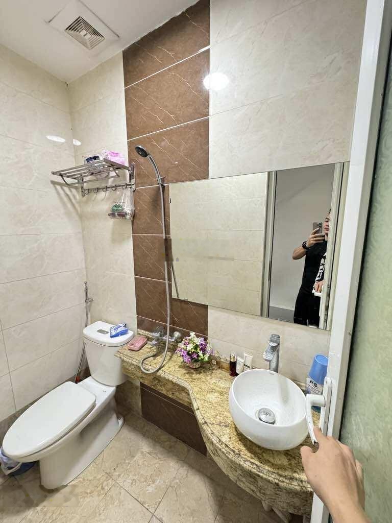 Cần tiền bán nhà phố Đại La - Hai Bà Trưng: 45m2 5tầng 6 ngủ đẹp gần ĐH Kinh Tế Quốc Dân hơn 8 tỷ