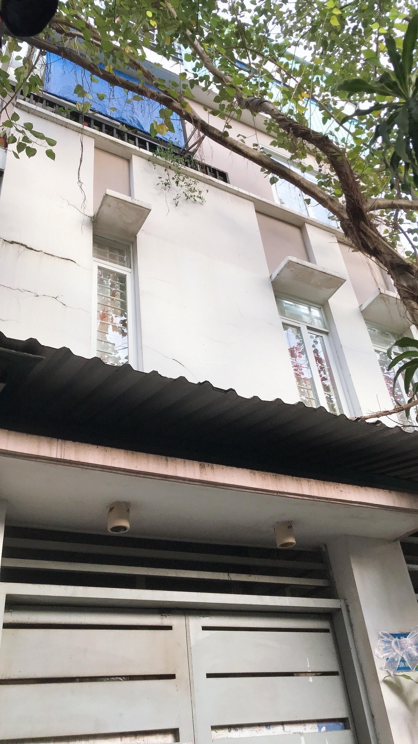 Tân Phú 1/ giá 5,52 tỷ 64m2 ngang rộng 8m, cách 10m ra mặt tiền