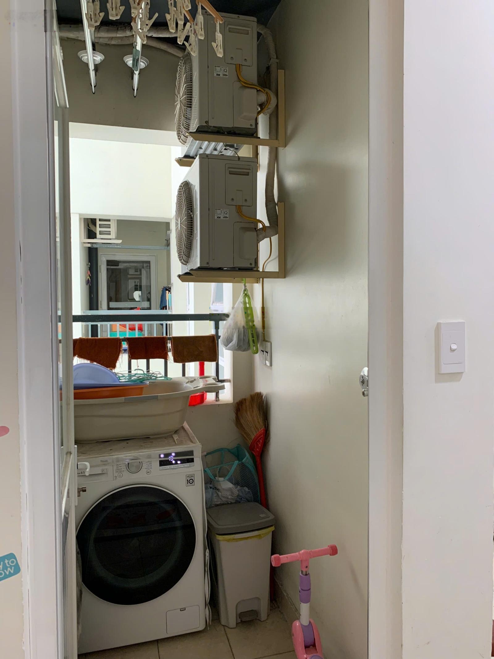 Gia đình định cư Úc bán căn 2pn 2wc 62m2 full nội thất cc Dreamhome Q8