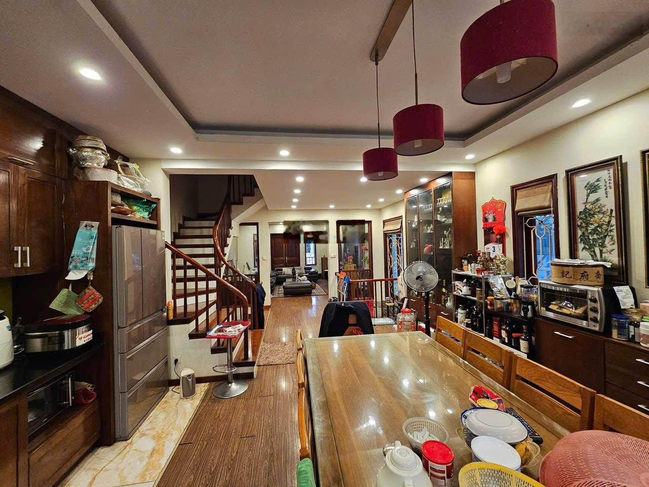 Cần Bán nhà phân lô, ôtô tránh, vỉa hè, kinh doanh, Phố Giang Văn Minh, DT 65M X 5Tầng, MT 5M