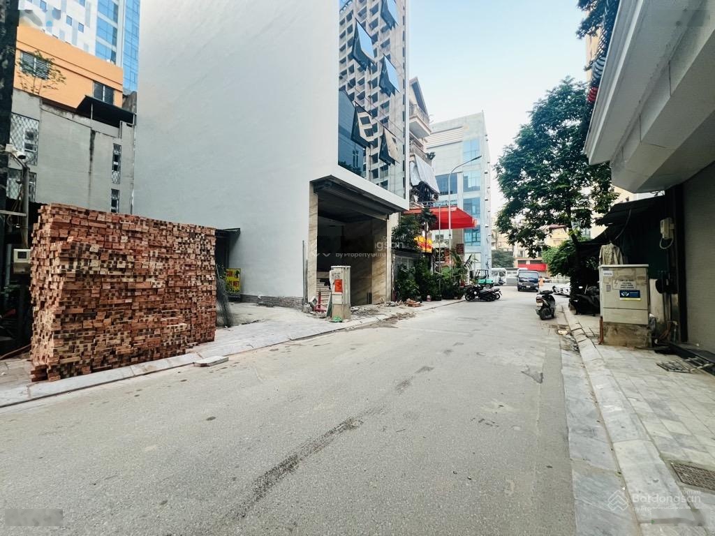 Bán đất phố Lạc Long Quân 110m mặt tiền 6m cạnh UBND Quận, phân lô vỉa hè ô tô tránh giá 46 tỷ