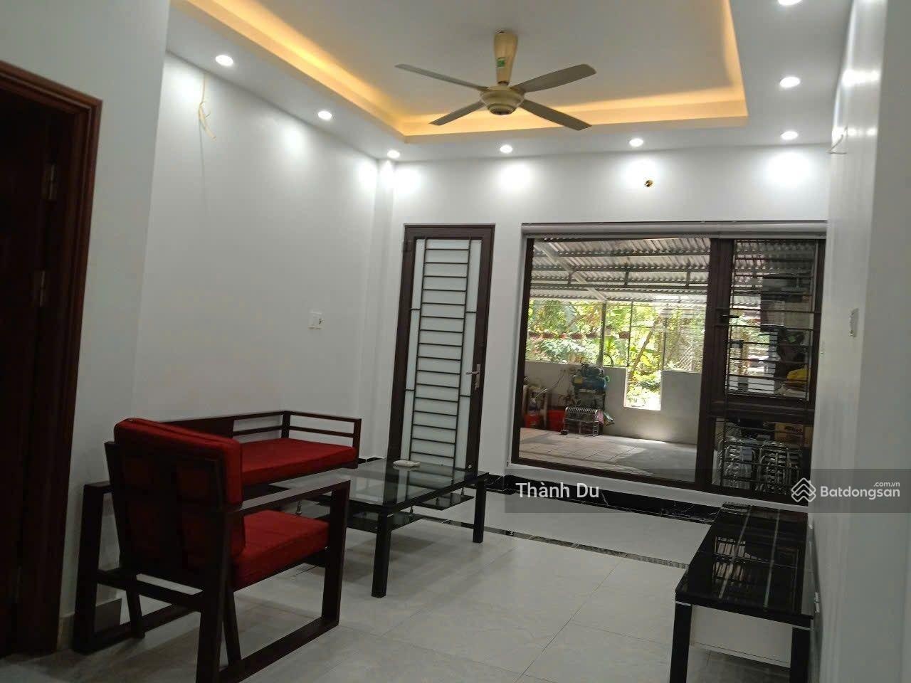 CHO THUÊ NHÀ NGUYÊN CĂN NGỌC THUỴ Ở , LÀM VĂN PHÒNG 45m2 x4T gần Mipec ô tô tải đỗ cửa giá 14 tr