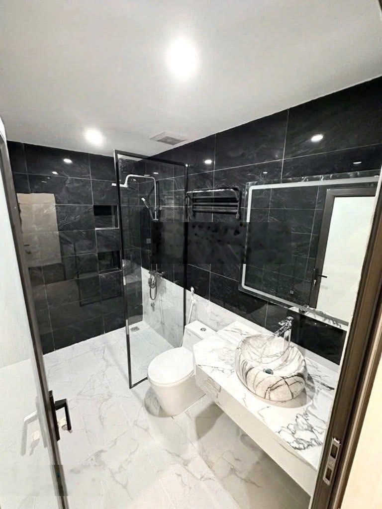 Tuyệt ! Phân lô Thái Thịnh , ô tô tránh, ô tô vào nhà, full nội thất, kinh doanh sầm uất, 60m2*5T