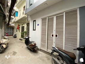 Siêu phẩm nhà 5 tầng vừa hoàn thiện, tọa lạc ngay mặt đường Đê La Thành sầm uất