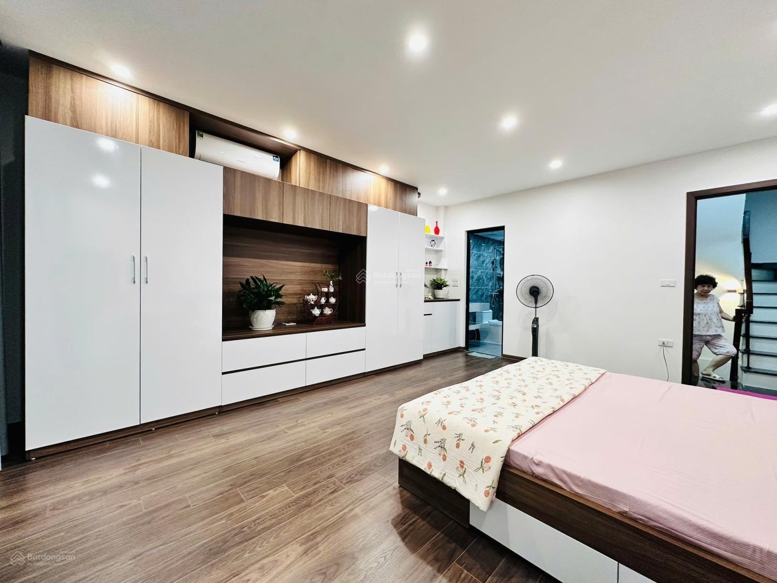 Tin thật 100%! Bán nhà Tây Sơn 80m ra ô tô, KD, TM mới đẹp, tặng full NT, ở ngay, không QH 43m2*5T