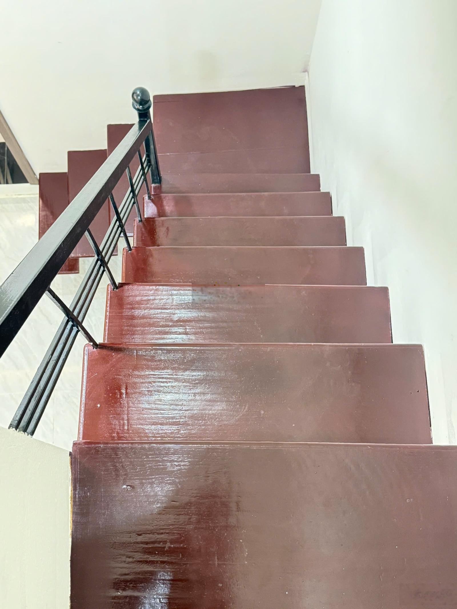 Chính Chủ Bán Gấp TT Kim Liên - Đống Đa, Lô Góc 3 Mặt Thoáng - DT 115m - Ô Tô Đỗ Chân Cầu Thang