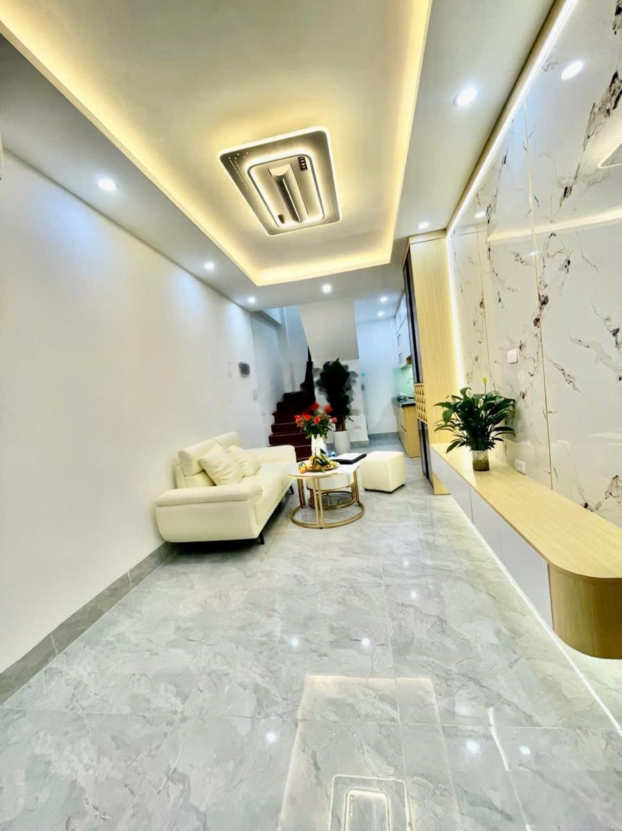 Chính chủ! bán nhà tôn thất tùng-sát cổng đh y -4tầng đẹp -7.xx tỷ