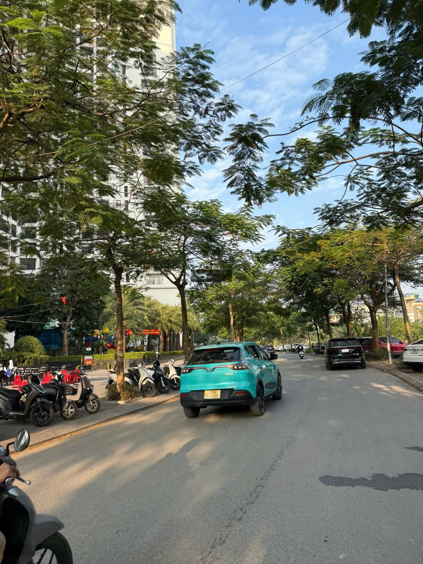 Bán đất tái định cư Tứ Hiệp 30m2 giá 7,99 tỷ. Đường 7m vỉa hè 3m. KD đẹp cạnh trường Ngô Sỹ Kiện