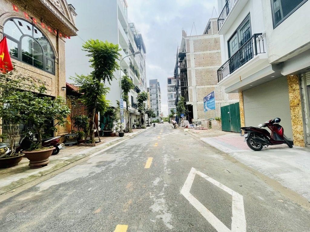 Nhanh tay sở hữu lô đất phân lô cuối cùng, sát vườn hoa, CV Ngọc Thụy, hàng xóm Khai Sơn