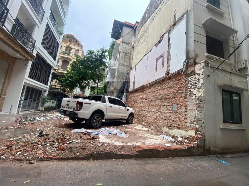 Mua đất chủ tặng gpxd 9 tầng - víp hoàng quốc việt - phân lô ô tô tránh - mặt tiền lớn - xây toà to