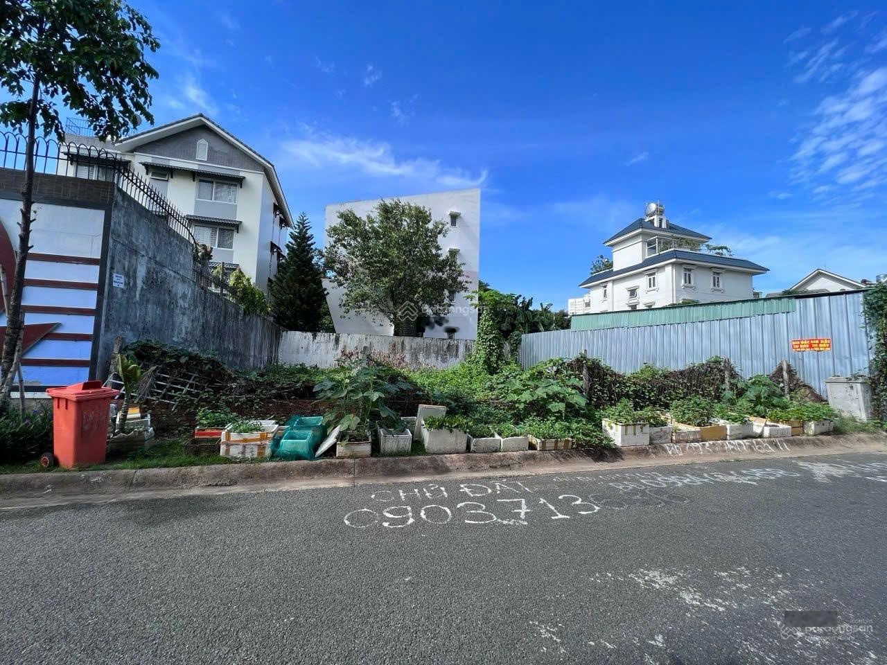 Siêu phẩm! Bán nhanh đất mặt tiền Thân Văn Nhiếp - View sông - 12.2x18m - Xây cao - Giá 205tr/m2