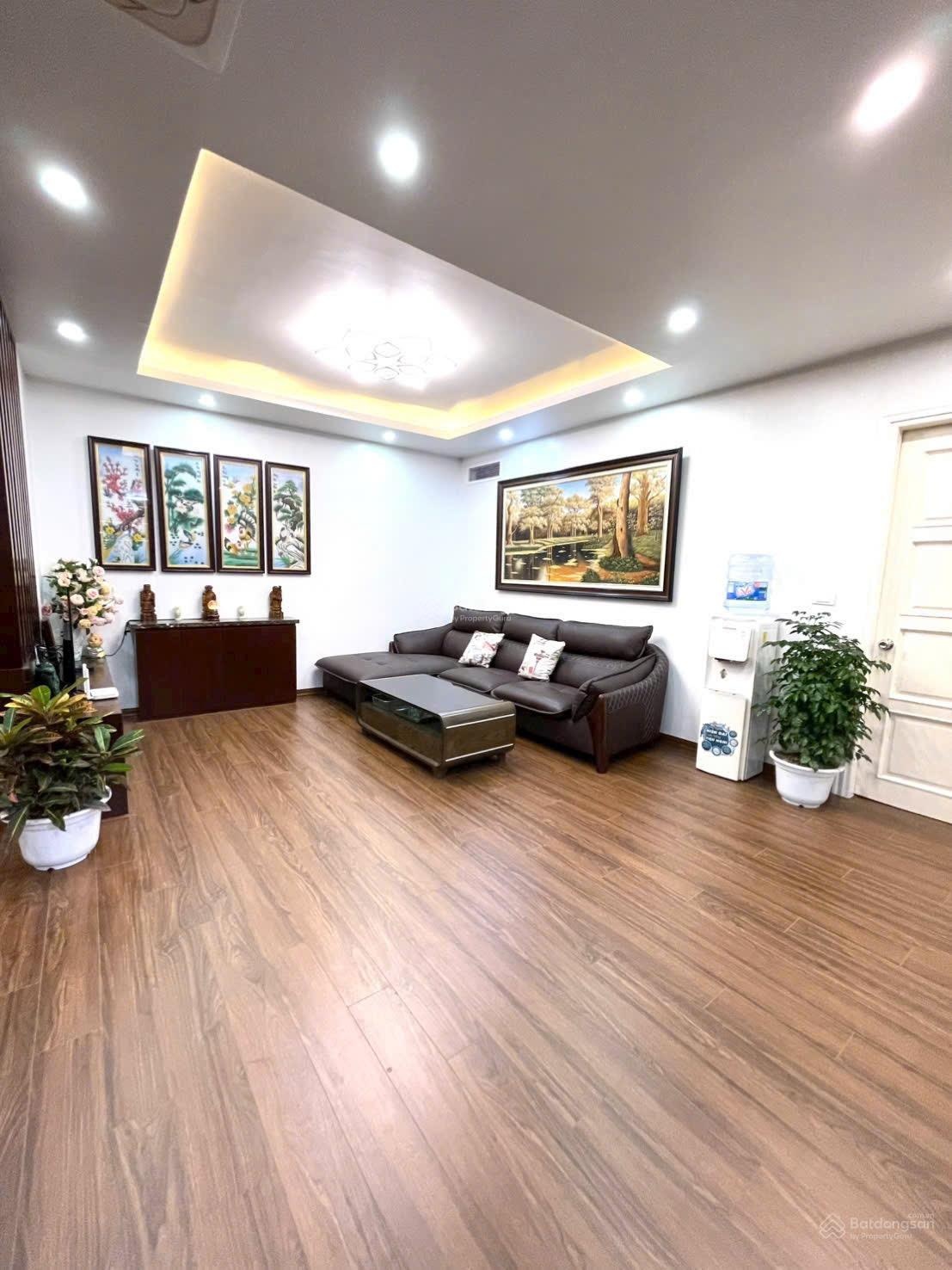 Chính chủ thiện chí bán căn hộ 3 phòng ngủ, 124.7m2 đầy đủ nội thất sang trọng