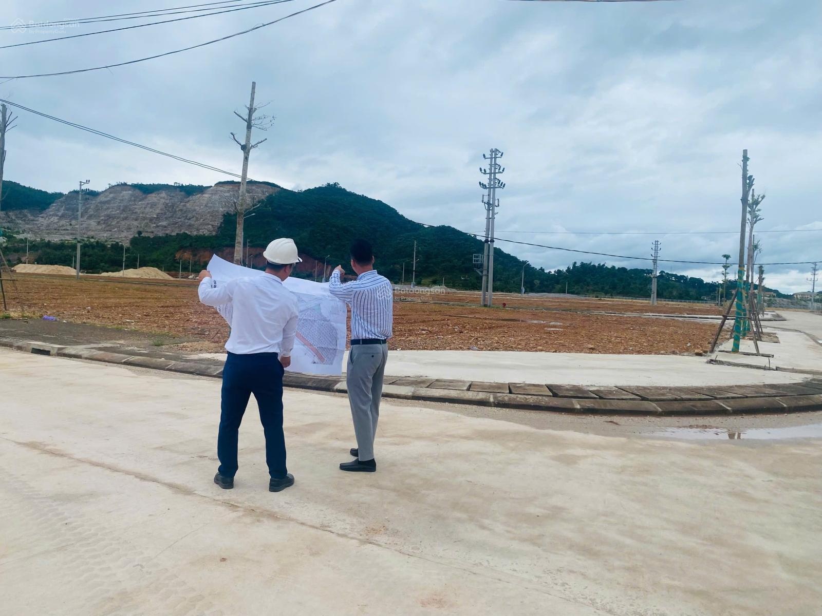 Khu sản xuất, tái chế nhựa, giấy, kim loại