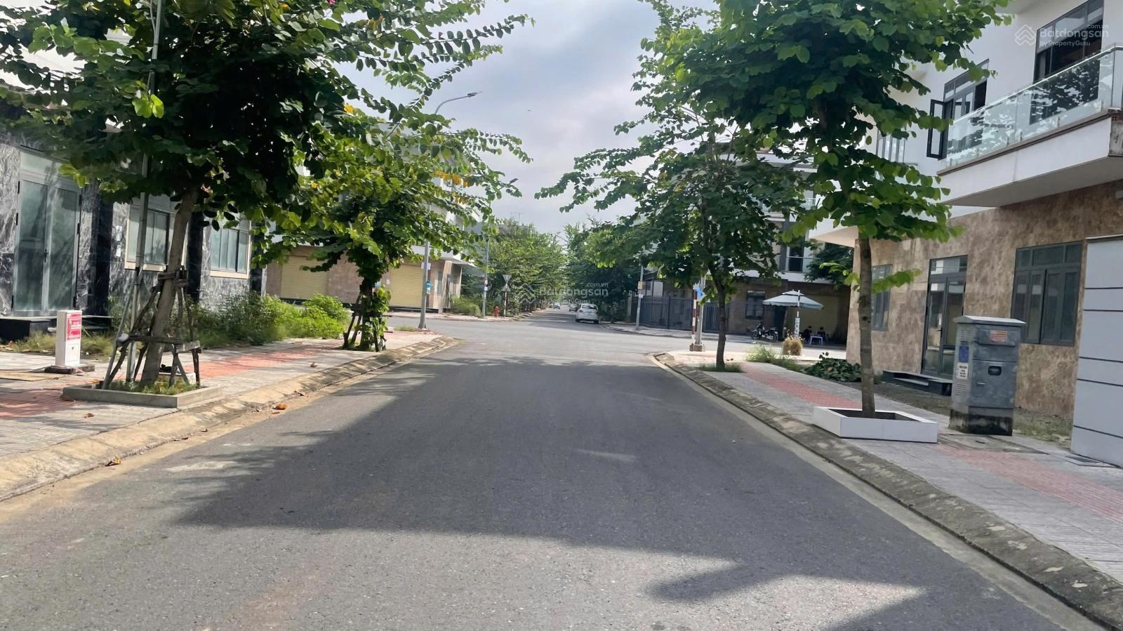 Gia đình tôi cần bán gấp lô đất 300tr mặt tiền ngay trung tâm phát triển biên hòa