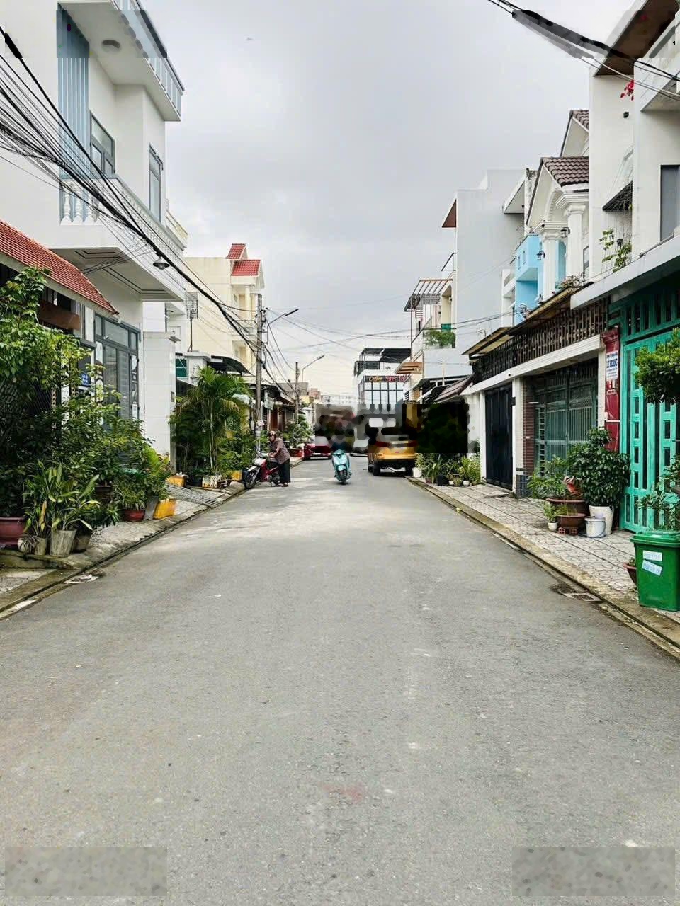 Bán đát hxh thông đường lớn nguyễn văn tăng q.9 chỉ 5,5 tỷ -