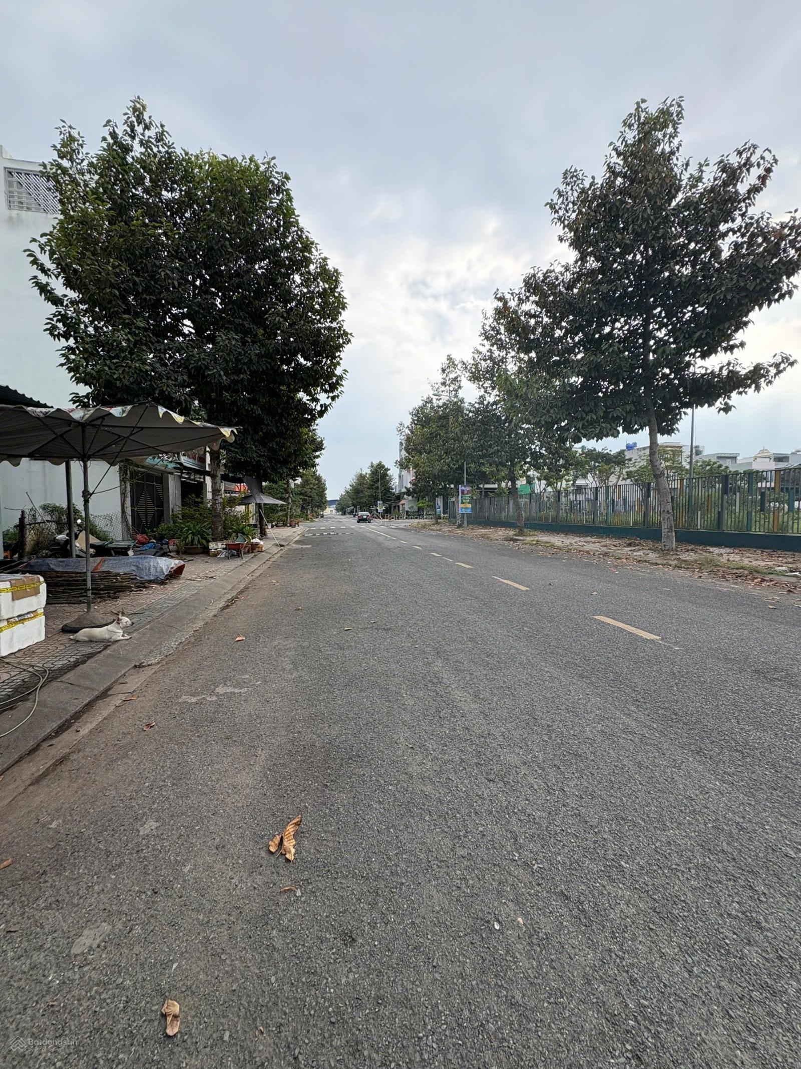 Cần bán lô đất kdc Đường 10, mặt tiền kinh doanh, diện tích 100m2, LH 0943871155