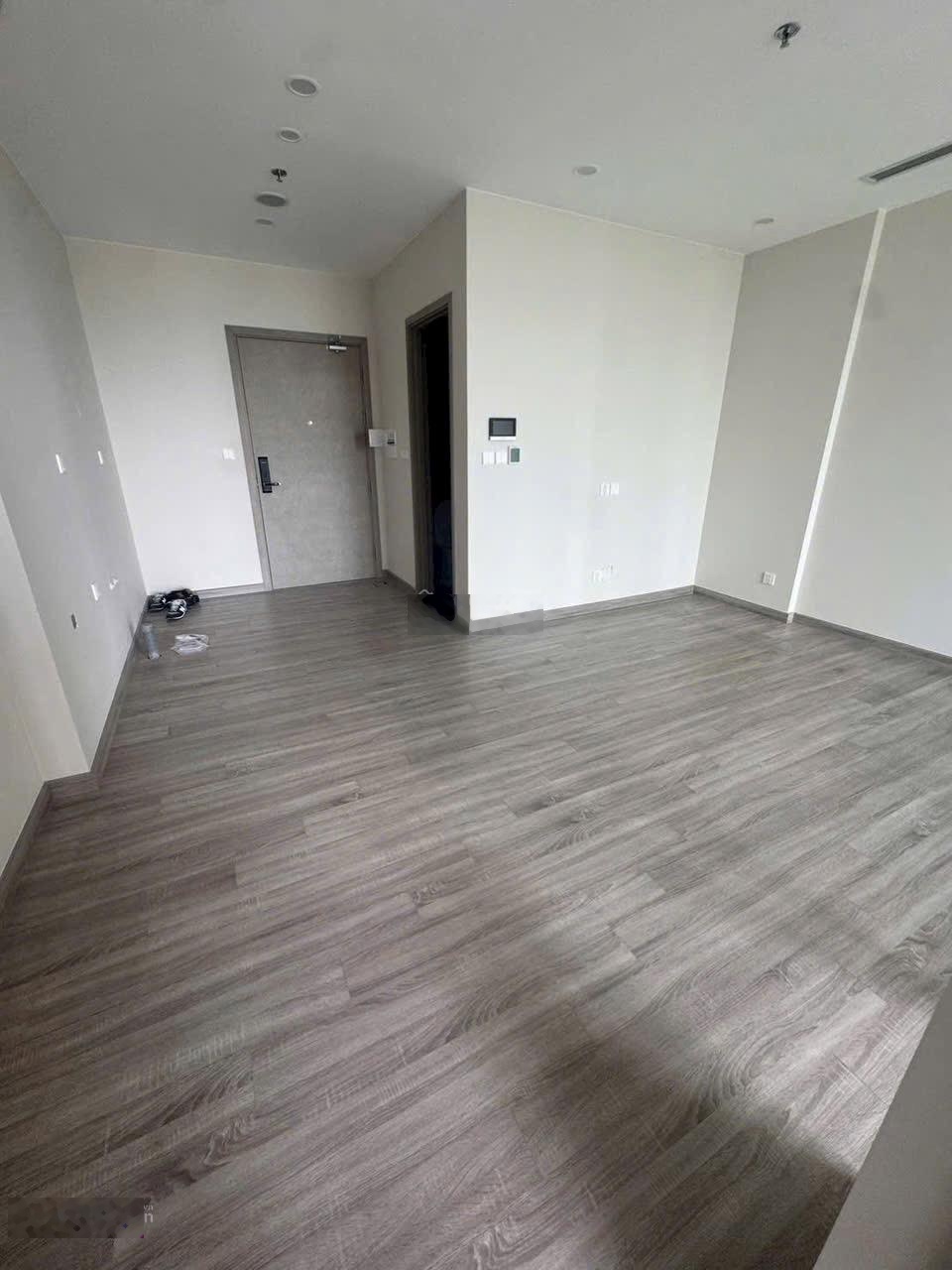 Bán căn 2 phòng ngủ toà SF2 Sky Forest hướng Nam 70m2, giá 5.450 tỷ bao phí