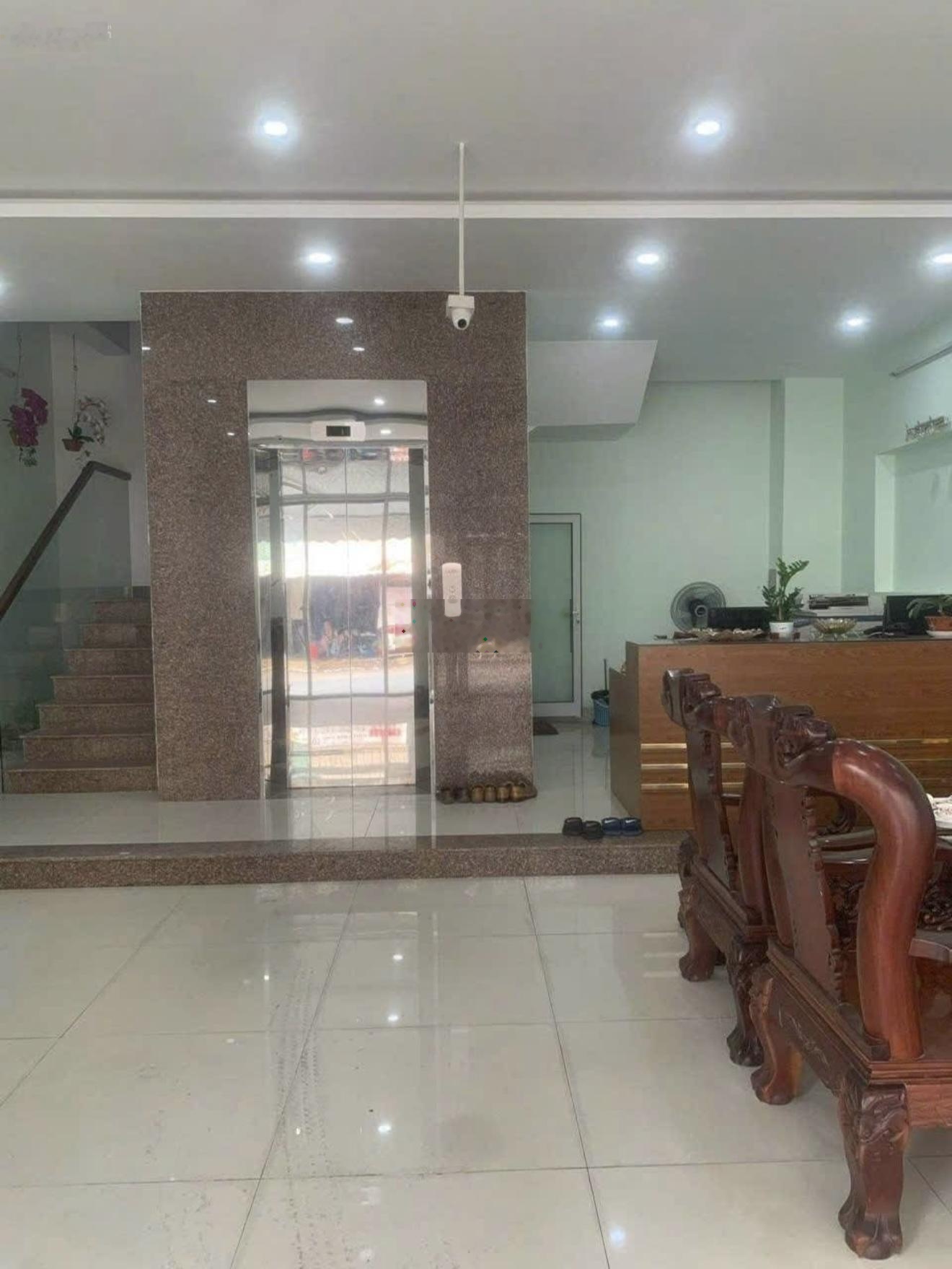 Siêu phẩm lô góc 4 tầng mặt tiền Đinh Tiên Hoàng chỉ 10 tỉ