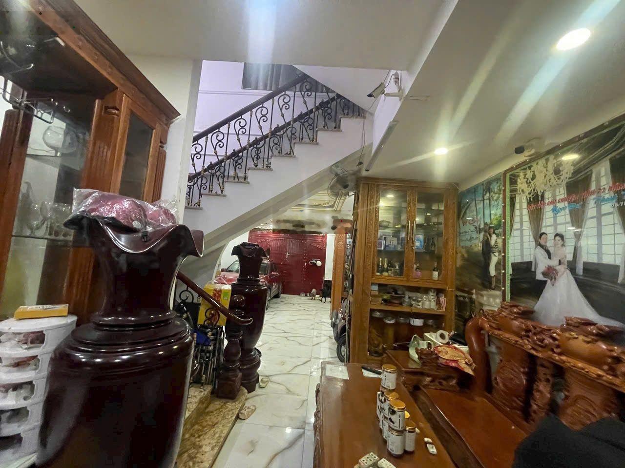 Bán gấp trong tuần - Bán nhà Thích Quảng Đức 120m² 3 tầng - 23 tỷ