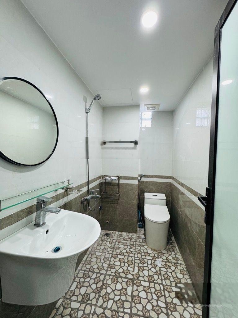 Nhà đẹp 2 thoáng ô tô 7 chỗ tận cửa vài phút sang phố cổ