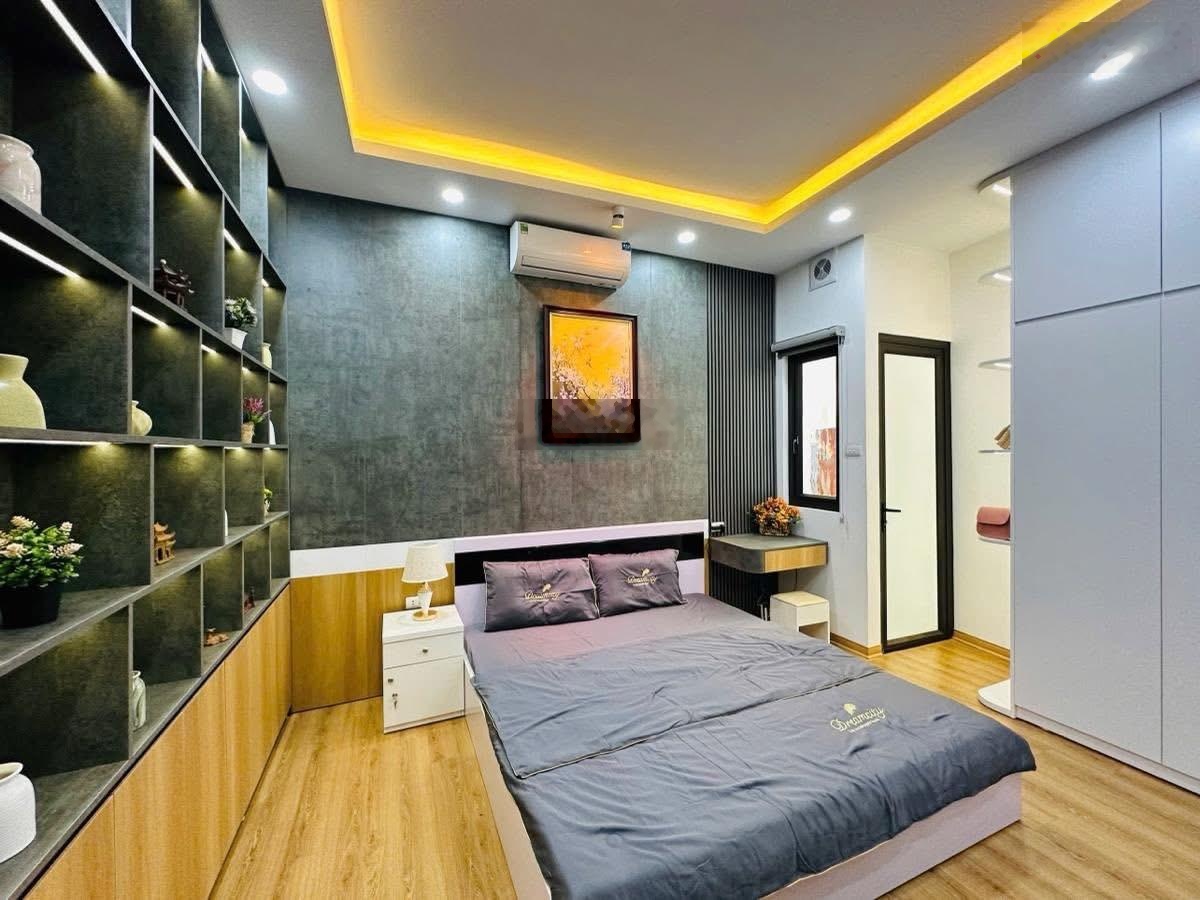 Bán nhà Hồ Tùng Mậu, ngõ nông thoáng rộng, xây chắc chắn 5 tầng tổng 6 phòng ngủ, giá đầu tư.