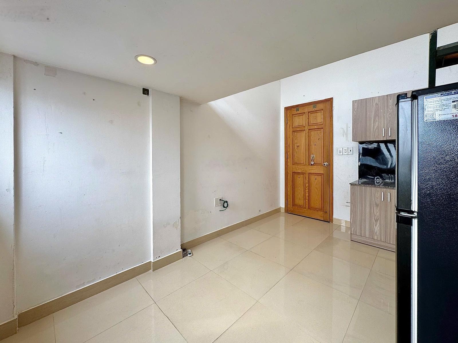 Cho thuê Nhà trọ tại Hòa Bình, 3,7 triệu, 30m2, Chính chủ, hàng hiếm tại Tân Phú, HCM