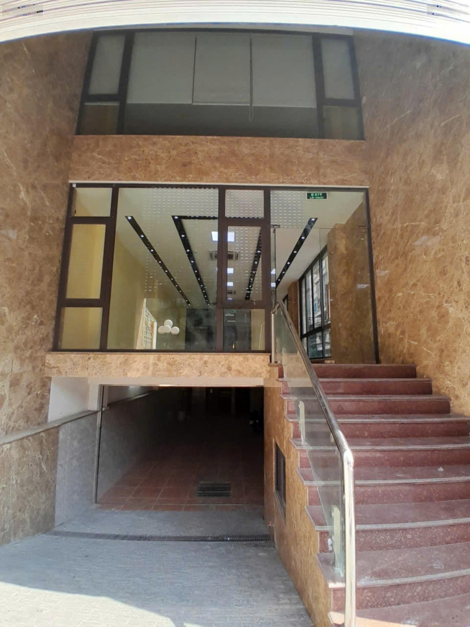 Cho thuê VP Hoàng Việt - Trệt 5 Lầu ST - DTSD 1070m2