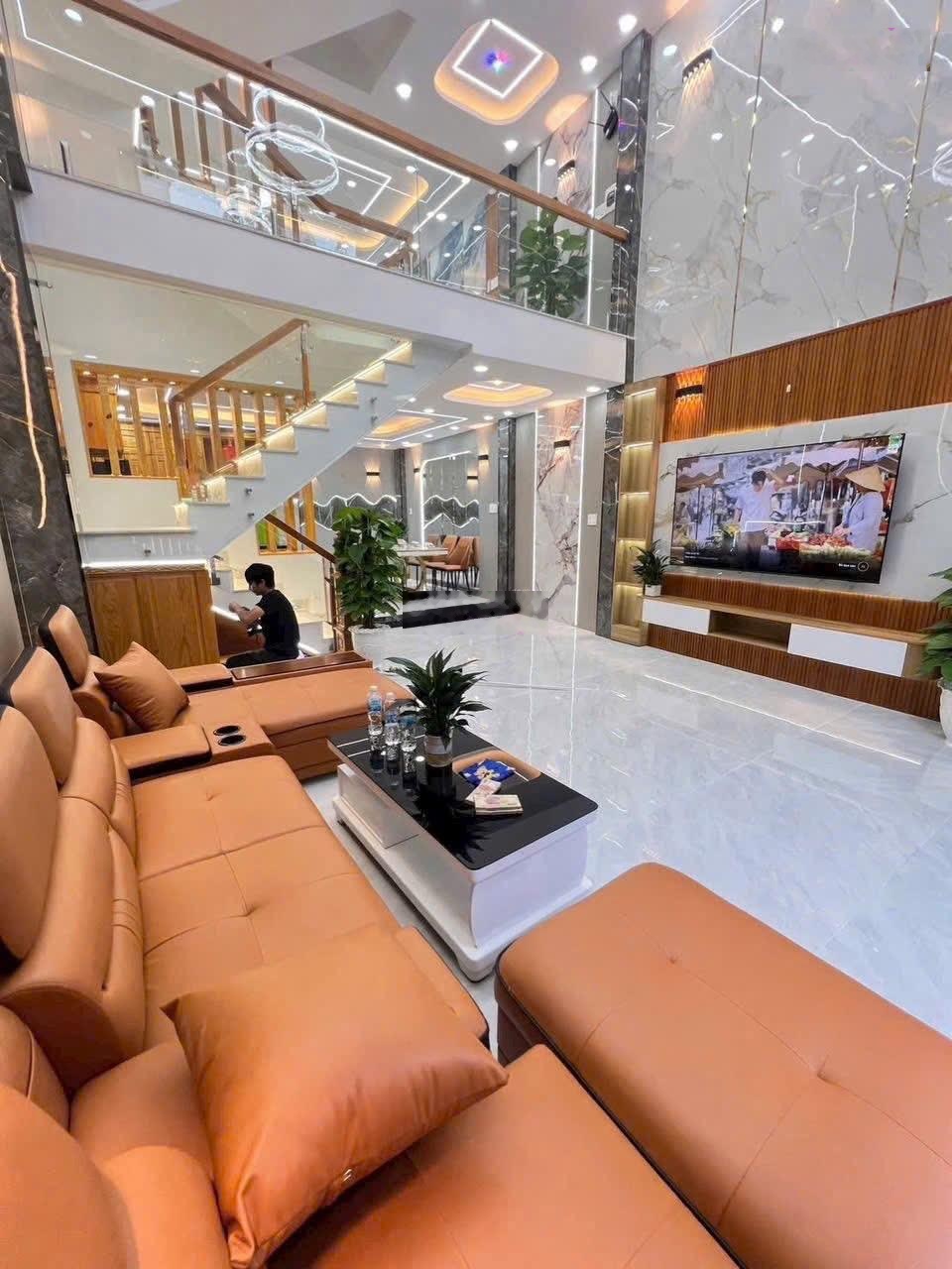 6,6 tỷ thanh lý nhà ngộp ngay lê văn sỹ, p.14, quận 3 | sổ hồng riêng - đường 5m xe hơi thông !