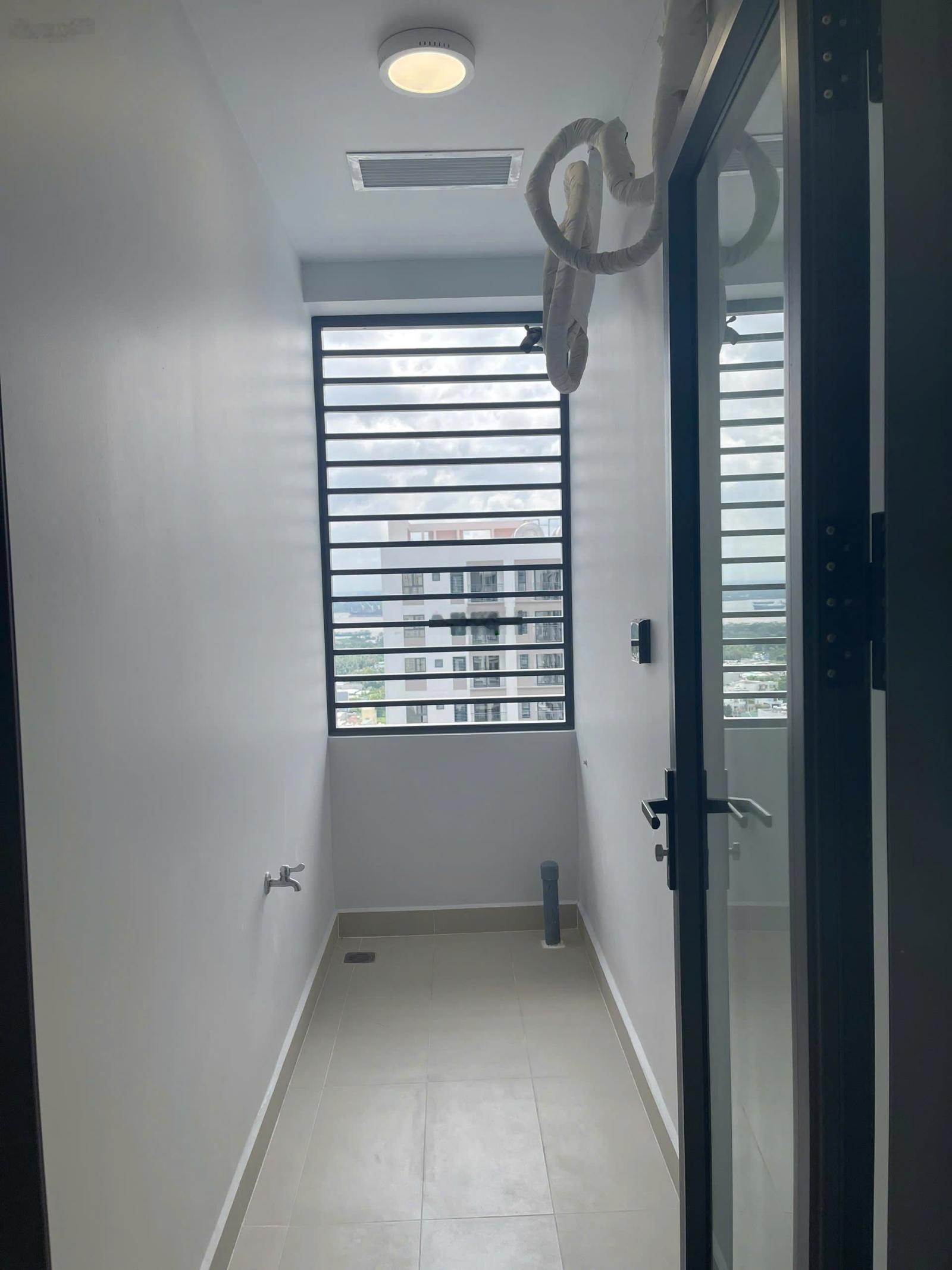 Bán căn 2PN 2WC Q7 Boulevard Nguyễn Lương Bằng - Căn góc - Ban công và Logia riêng - 3.9 tỷ (97%)