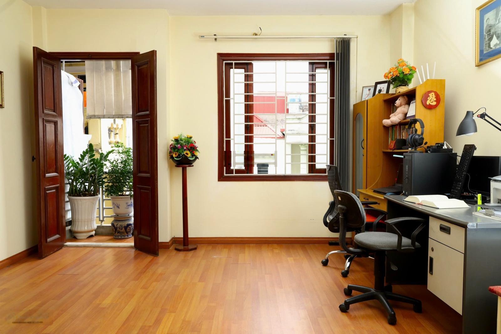 Hính chủ bán nhà 5 tầng đẹp 2 mặt tiền hiếm Dương Quảng Hàm, không ngập lụt ô tô đỗ cửa