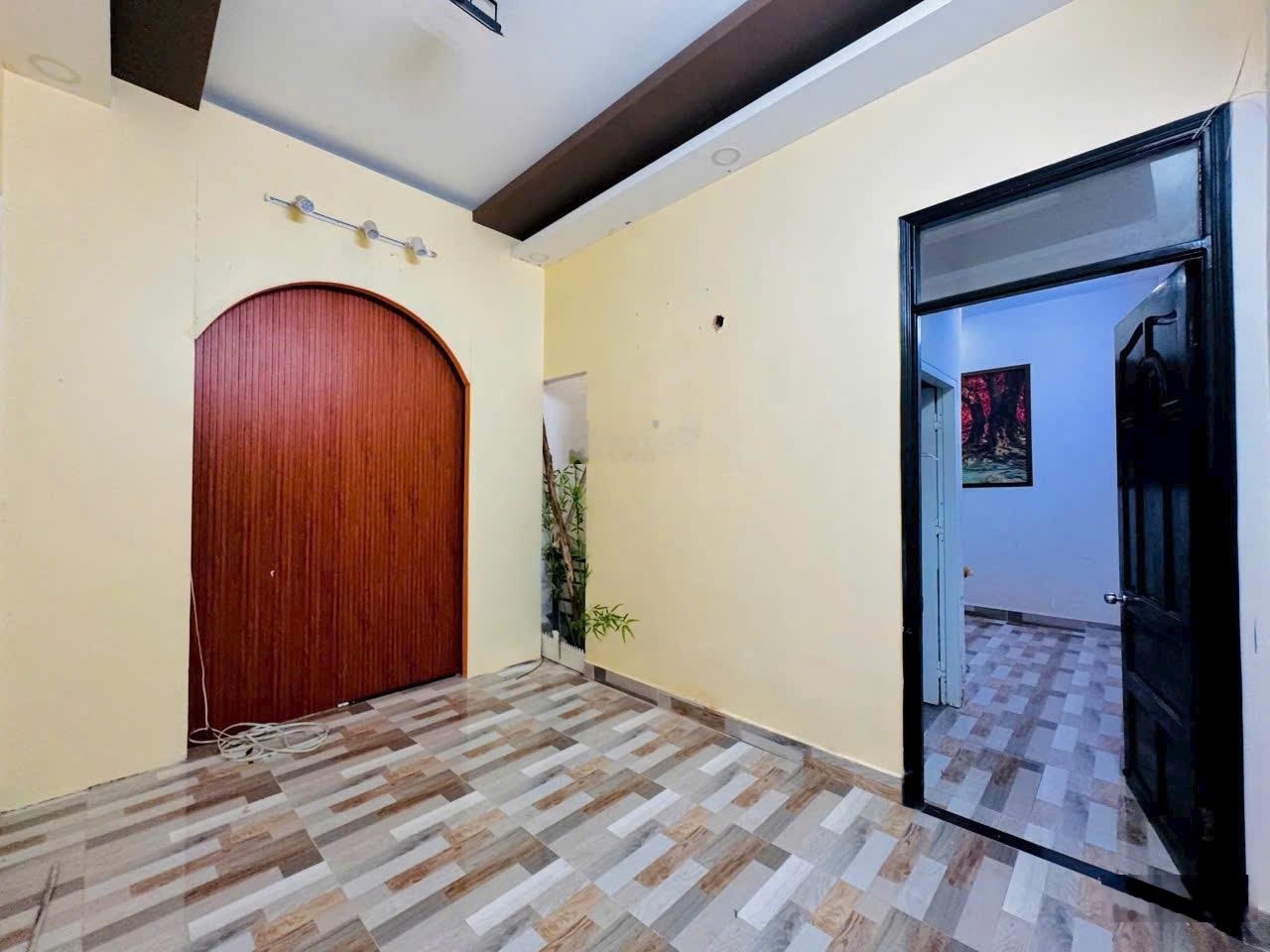 Cho thuê nhà 1 trệt 3 lầu, diện tích ngang 4.5x18m - đường võ văn tần, quận 3 - giá chỉ 33 triệu