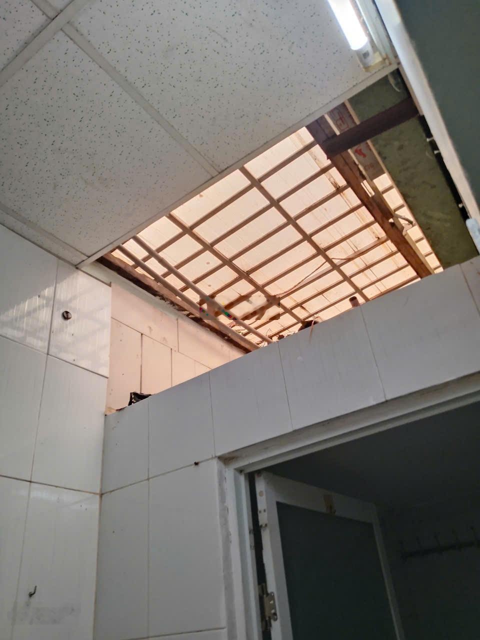 Bán gấp nhà riêng tại Phạm Văn Bạch, Tân Bình, HCM chỉ 90tr/m2!