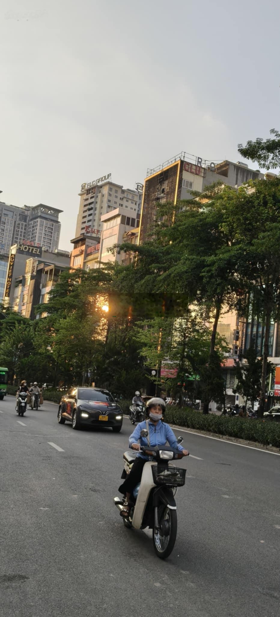 Bán nhà mặt phố an dương, tây hồ, dt 60m, 5t, kinh doanh sầm uất, giá 21 tỷ 3.