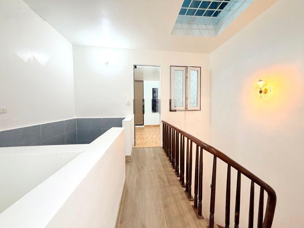 Siêu phẩm cầu giấy 5 tầng như mới full đồ gần ngã 4 xuân thủy phạm hùng!