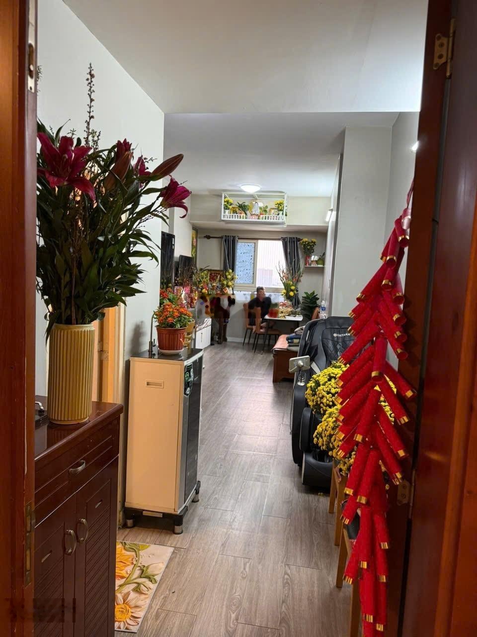 Bán chung cư Topaz garden 63 m2 2 pn giá 3 tỷ 1 Tl ít