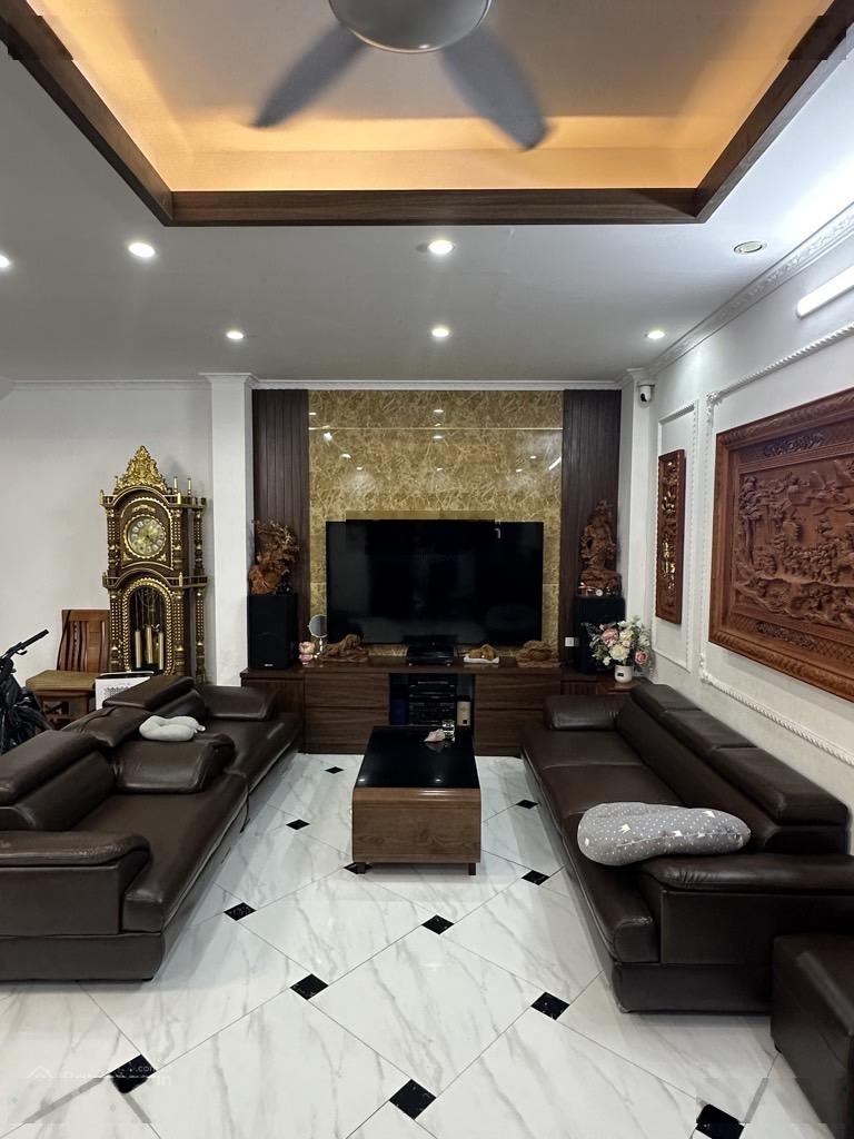 Khách cần bán nhà gấp - nhà đẹp thanh lân , 5 tầng full nội thất vip chỉ 9.1 tỷ