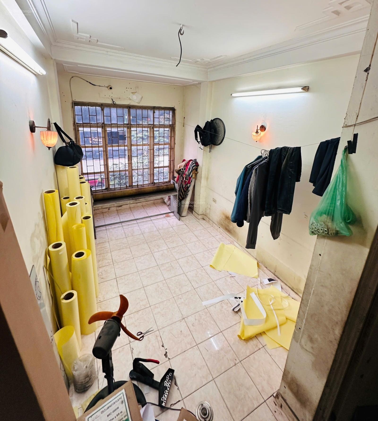 Cực kỳ hiếm! Bán nhà mặt phố Giảng Võ chỉ 8.5 tỷ kinh doanh sầm uất, vỉa hè đá bóng