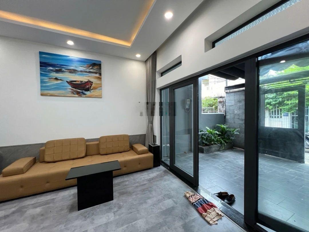 Bán NP đẹp tại Trần Văn Dư, 8,4 tỷ, 117m2, mặt tiền 5.3m, 2PN, 1WC