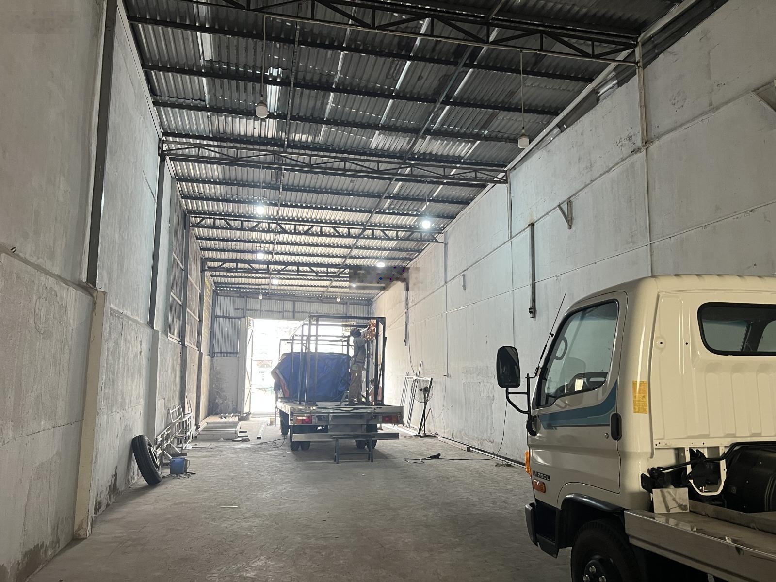 Cho thuê kho xưởng 340m2 - 17tr Đường Võ Văn Vân - H. Bình Chánh