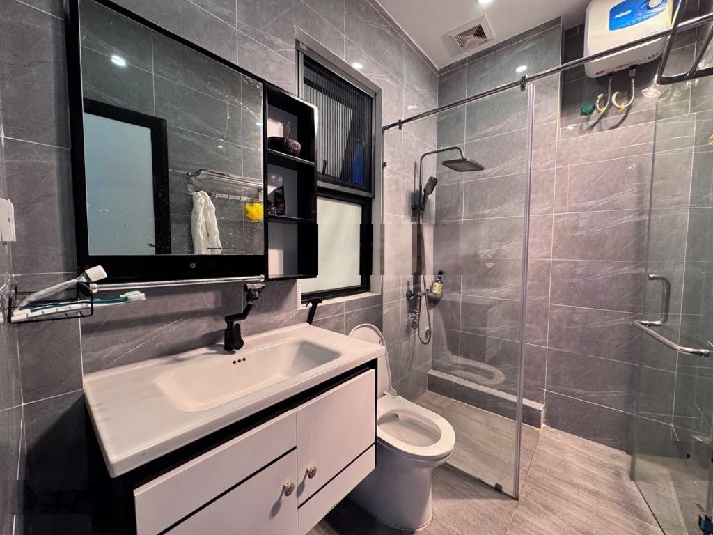 Siêu hiếm! Chỉ nhỉnh 8 tỷ. Nhà 6T thang máy. Cách 1 nhà ra mặt phố Ngọc Lâm, 2 nhà ra Hồ, view hồ