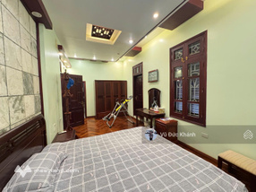 Bán biệt thự trung tâm thành phố để lại toàn bộ đồ nội thất gỗ đẹp