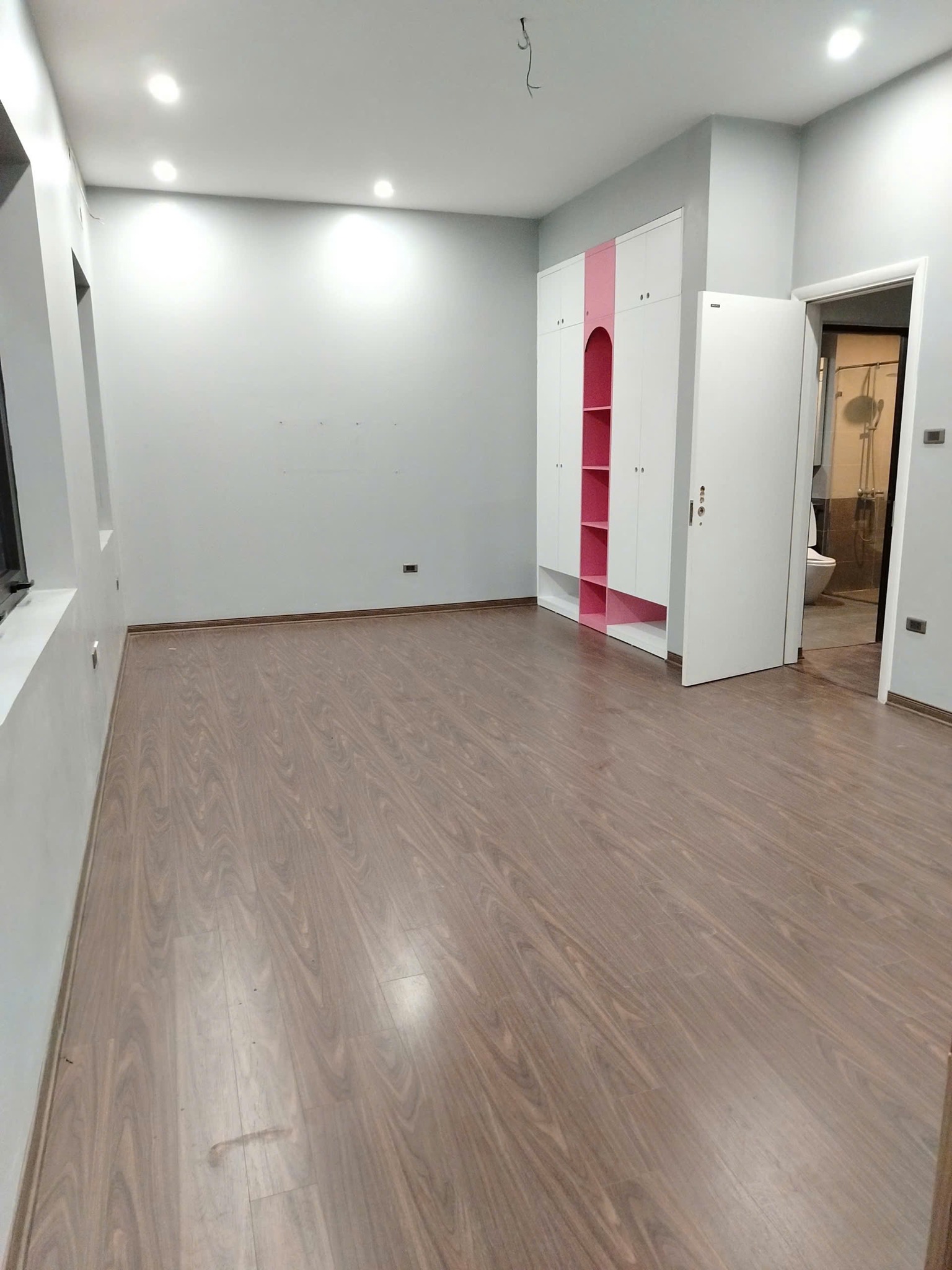 Nhà mặt phố Tô Vĩnh Diện, 90m² 4 tầng, 5 phòng ngủ