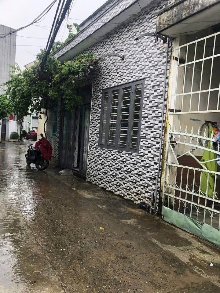 Nhà có kết cấu 3 tầng, với mê lửng, tận dụng tối đa không gian