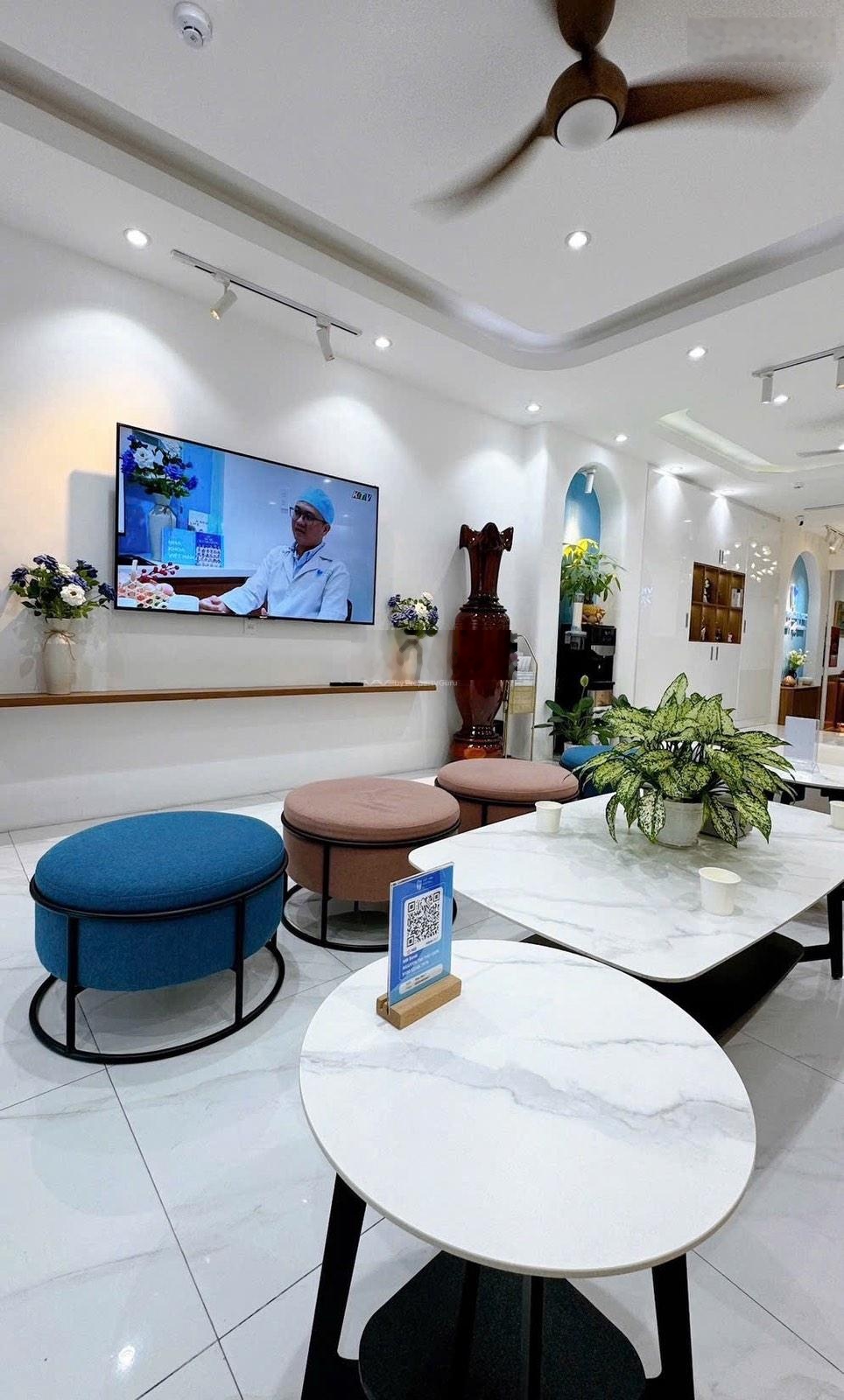 Mặt tiền vòng xoay Quang Trung, vị trí cực đẹp. DT 140m2. Chỉ 30tỷ9