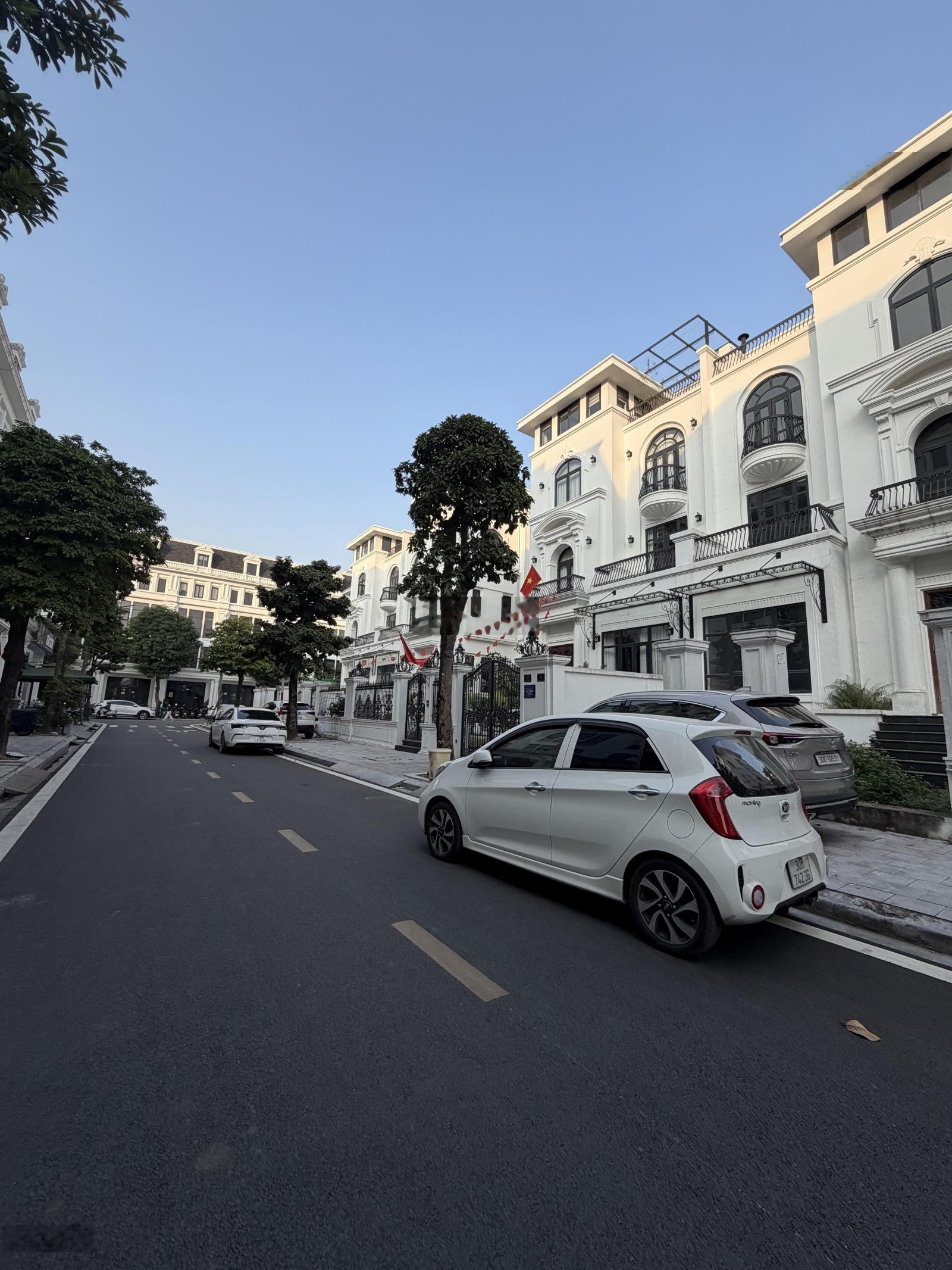 Louis City Hoàng Mai BT 4 tầng đẹp, vị trí trung tâm hàng hiếm - giá tốt nhất khu